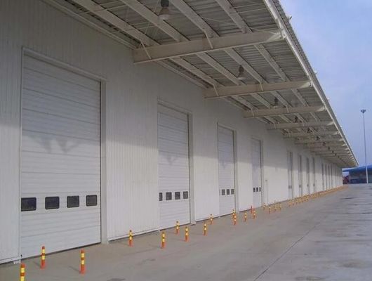 Hohe nachhaltige industrielle Sektionaltor-Doppelschicht-Stahlplatte Großhandel wirtschaftliche große isolierte Tür
