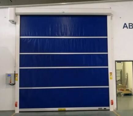 Wasserdichte Hochgeschwindigkeits-PVC-Tür-guter Isoliereffekt mit großem schnellem Oberflächenfensterladen