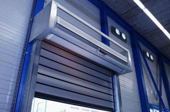 Rollen Sie oben gewundener Tür-Metallindustrieller Hochgeschwindigkeitsfensterladen-doppelwandige 220mm Aluminiumlatte