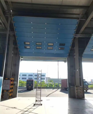 Industrielle automatische Aufhebung Weißgeräuschereduktion Oberkopftür mit verschließbarem Griff und windfestem Design