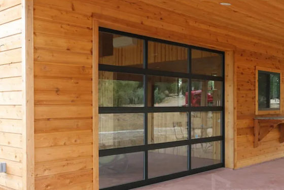 Moderne Doppelverglasung Aluminium-Abschnitttür mit manueller oder automatischer Öffnung Glas Garagentüren