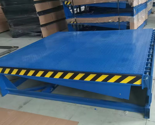 Anpassbarer elektrischer Dock-Leveller mit Sicherheitsfunktionen Anstellungsort Knopfsteuerung