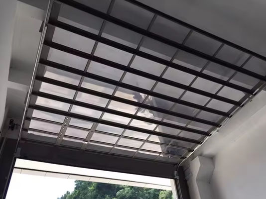 Moderne Aluminium-Abschnitttür in verschiedenen Farben mit Doppelverglasung 9x8 9x7 16x7 Moderne Obertür
