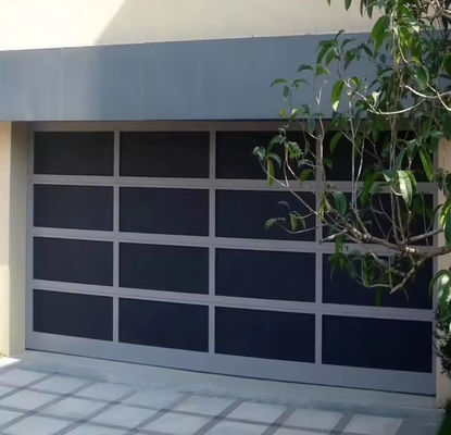 Elegante Garagentüren aus Aluminium mit erhöhtem Sicherheits- und Geräuschverminderung