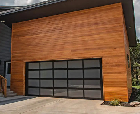 Moderne Garagentorsicherungen aus Aluminiumglas mit schlankem Design