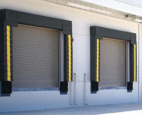 Schwarz Rückziehbares Anti-Zerstörungs-Dock Dauerhaftes PVC Mechanisches Kissen Stahlkonstruktion Industrieverstellbares Aufblasbares Isoliertes Luftdichtes Versiegeltes Dockunterkunft mit individueller Bestellung