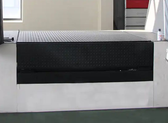 Anpassbare Lippenlänge Dock-Tür-Ebene Werkstatt Automatische Dock-Platte 25000-40000LBS sicheres Design für Lade-Docks