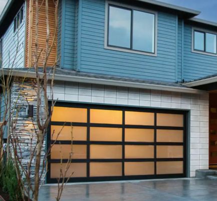 Modernes Design Stil Wasserdichtigkeit Automatisches Schwarzes Aluminium Mattiert Transparentes Glas Sektional Garagentor mit Sektionalem Design