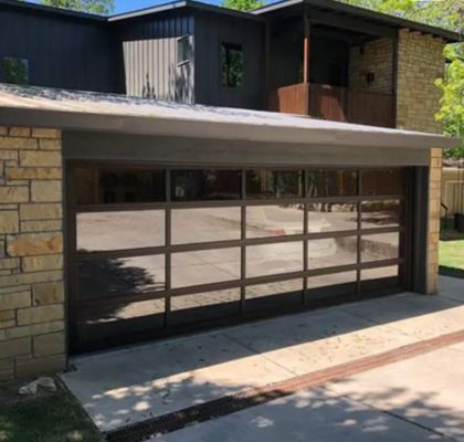 Wasserdichtheit Klasse 3 Transparentes Glas Exzellente Windfestigkeit Industrieüberkopplung Robuste Garagentür mit manueller oder automatischer Schließung