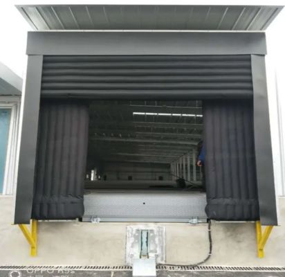 Hohe Haltbarkeit Verstellbares Ladesystem Energieeinsparendes Lkw Container Ladeflächen mit AirbagDock Türschutz mit individueller Farbe