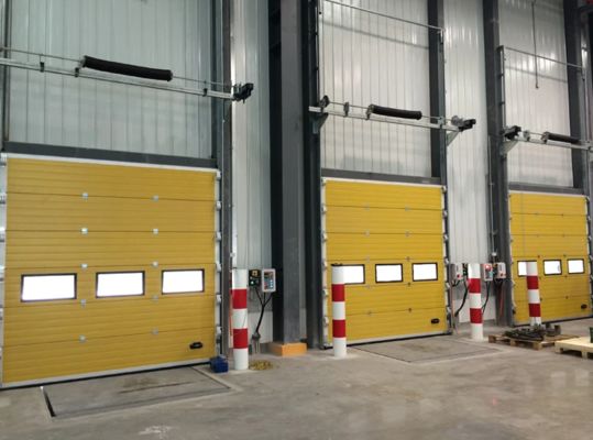 Individuell angefertigte Stahl-Abschnitttüren 50 mm-80 mm Dicke Isolierte Abschnitttüren Garagentüren Handelsabschnitttüren