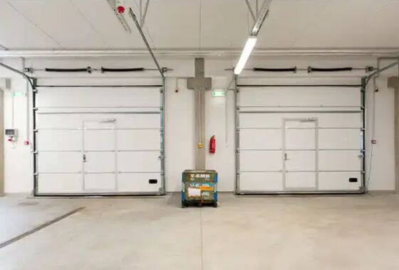 China Automatisches Lagerhaus Fabrik Außengestelltes Stahlgeschäftliche Sektionelle Türen Feuerwehr-Industrie Türen