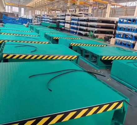 Kapazität 10 Werkstatt Automatische Andockplatte Laderampen Luft-Laderampe Manuelle Schwerlast-Laderampe für Lagerlogistik