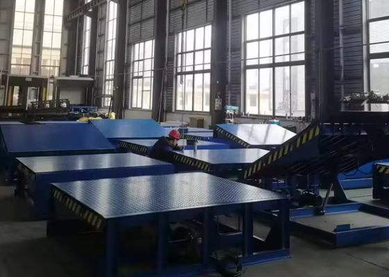 Fabrik 6-20Ton Dock Door Leveler Werkstatt Verstellbare hydraulische Dockrampe Lastwagen Container Ladehebeplattform