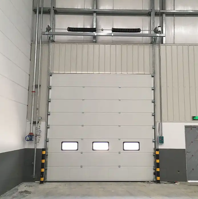 Weißes Wetter Versiegeltes Sandwich Polyurethan Holz Garage Abschnittstür Isolationsplatten Oberkopftüren Feuerwachen Stahltüren automatisch geformt