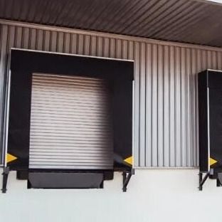 Mechanisches Verladedock schützt einziehbaren galvanisierten Stahlrahmen