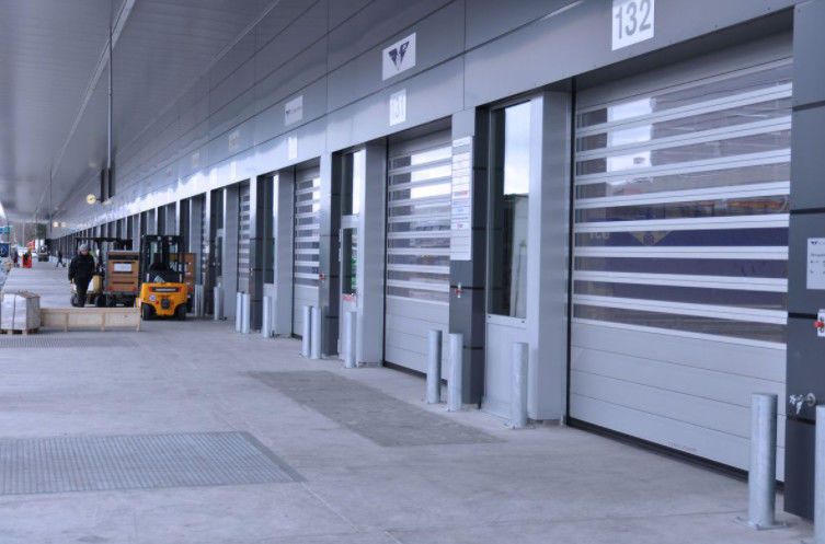 Fernsteuerungsgewundene Hochgeschwindigkeitstür-automatische Isolierungs-Aluminiumlegierungs-Platte 380V 50Hz