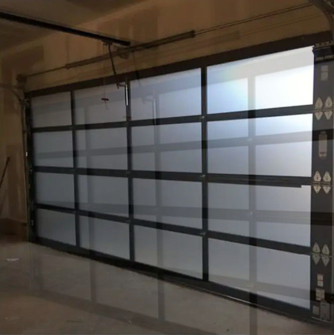 Moderne Schalldämmung aus Aluminium-Abschnitttüren, manuell oder automatisch Weiß/Braun/Grau/Schwarz