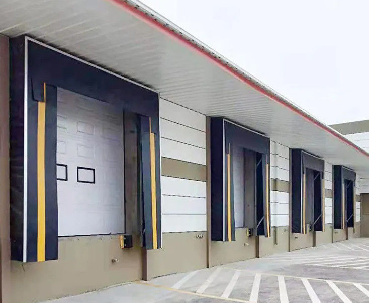 Stahl aufblasbare Dock-Schutz mit einfacher Installation hervorragende UV / Wetterbeständigkeit Kühlschutz Tür für Lebensmittel