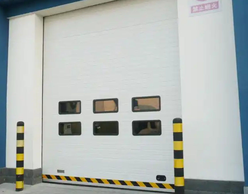 Industriezweittüren für Feuerwehrstationen mit automatischer Formgestaltung und über dem Kopf mit Pulverbeschichtung