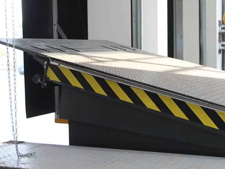 Mechanische Dock-Tür-Ebenen-Werkstatt automatische Dock-Platte 25000-40000LBS sicher
