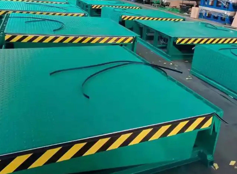 Elektrische Dock-Tür-Ebenen-Werkstatt Automatische Dock-Platte 25000-40000LBS Sicheres Design für eine sichere Belastung