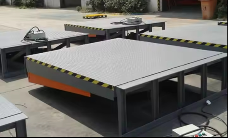 Docktür-Nivellierrampen Werkstatt Automatische Dockplatten 25000-40000LBS Sicheres Design Mechanisch Hochleistungs-Elektrohydraulisch Flexibles Laden