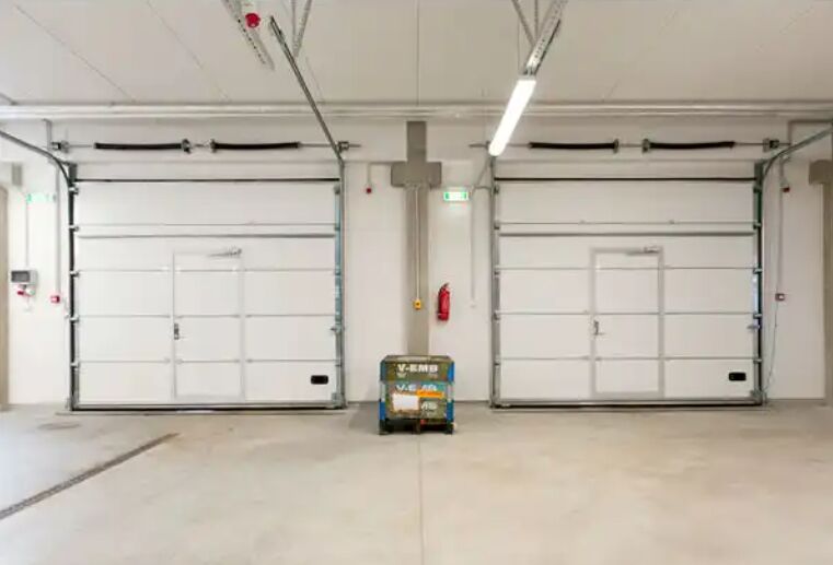 China Automatisches Lagerhaus Fabrik Außengestelltes Stahlgeschäftliche Sektionelle Türen Feuerwehr-Industrie Türen