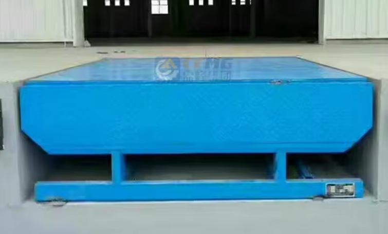 Handheld Remote Controls Dock Door Levelers Workshop Automatic Dock Plate Dock Door Levelers 25000-40000LBS Safe Design Capacity 10